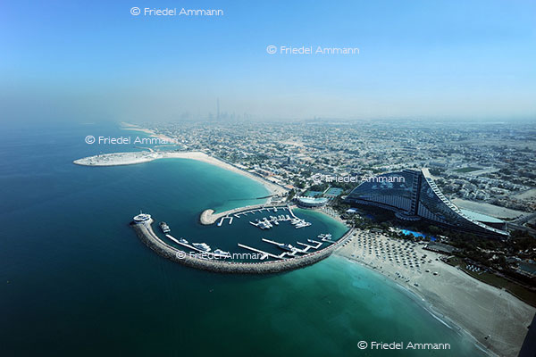 WORLD - Tourismus / Tourism - Jumeirah Beach Hotel, Dubai 
