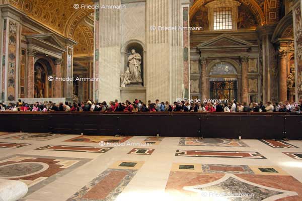 WORLD - Tourismus / Tourism - Petersdom / San Pietro, Vaticano - Italia, Rom 