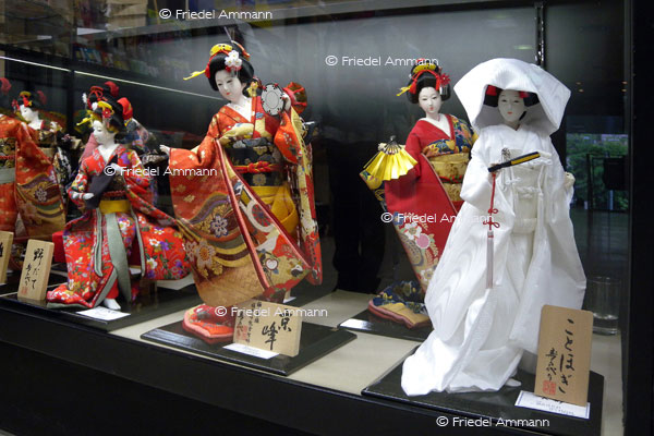 WORLD - Tourismus / Tourism – Geisha Dolls, Japan 