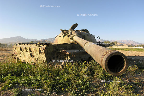 WORLD - Afghanistan - Bamiyan - Russian Tank