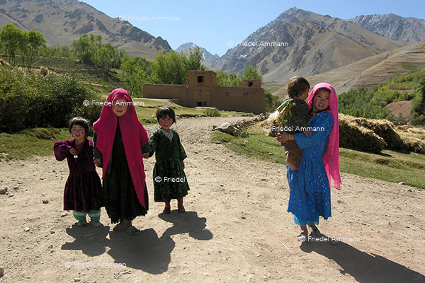 WORLD - Afghanistan – Children, (Hazara Ethnie)