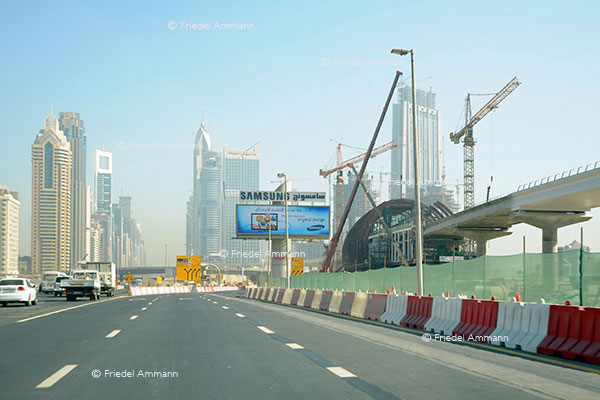 WORLD - Dubai - Luxus-Metro under construction
