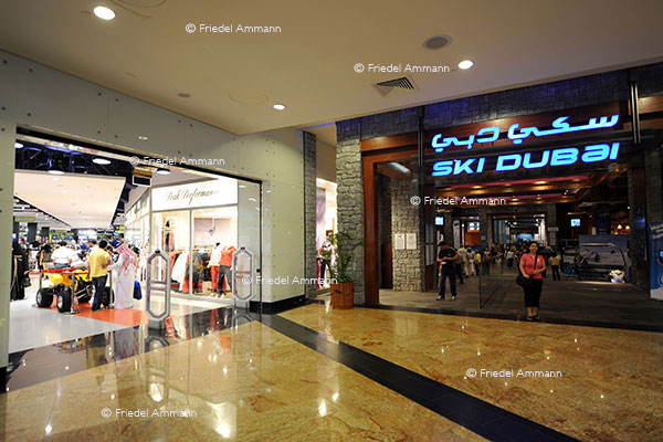 WORLD - Dubai - Skihall und Mall