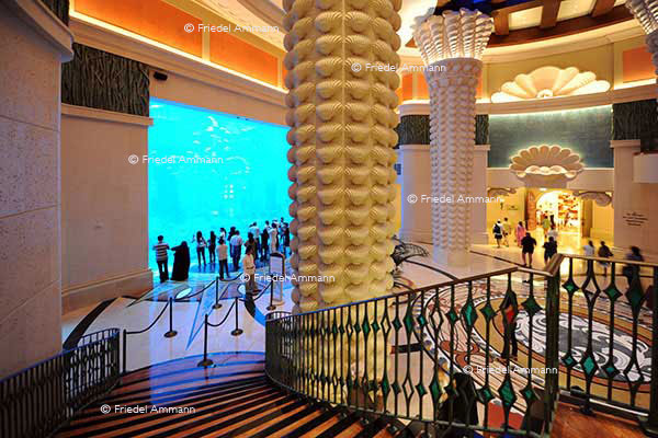 WORLD - Dubai - Jumeira Palm Hotel