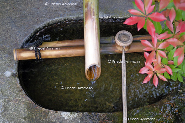 WORLD – Japan - Shrine purification fountain