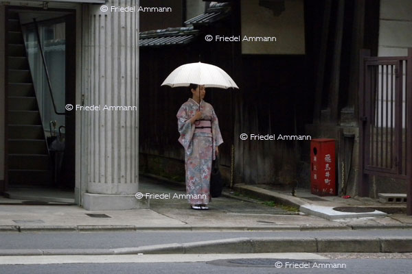 WORLD – Japan – Lady in Kimono, Kyoto