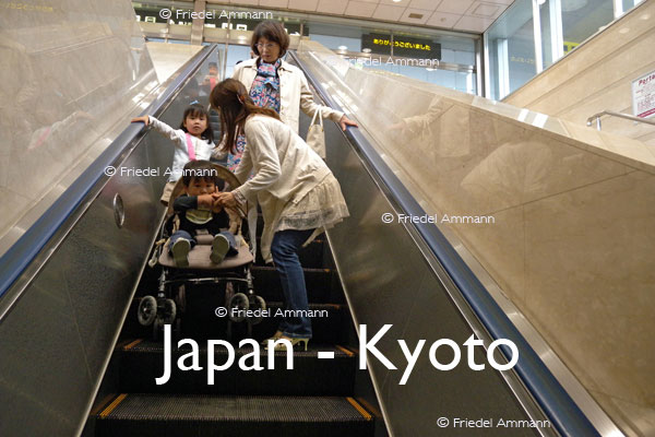 WORLD – Japan - Travelling