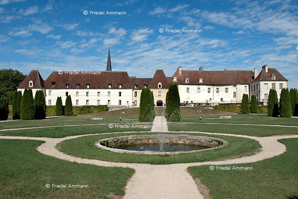 WORLD - France - Château de Gilly, Burgund