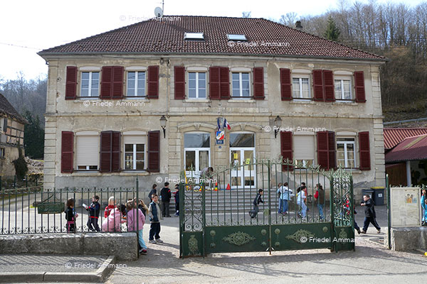 WORLD - France - Bâtiment scolaire, Réchésy, Sundgau