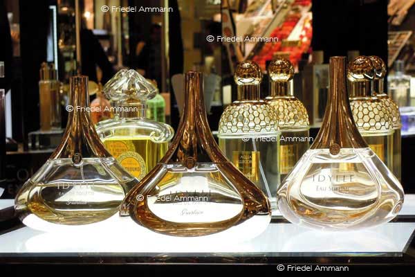 WORLD - France, Paris – Shalimar Parfum