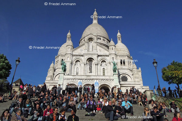 WORLD - France, Paris – Sacré Coeur, Place d’Anvers