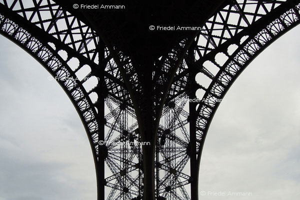 WORLD - France, Paris – Tour Eiffel
