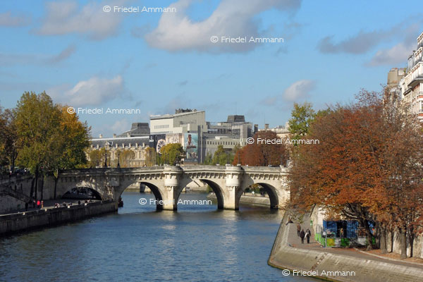 WORLD - France, Paris – Pont Neuf