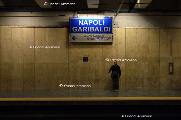WORLD - Italia, Napoli - Stazione Centrale