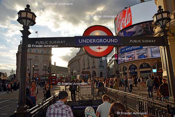 WORLD – London - Piccadilly Circus