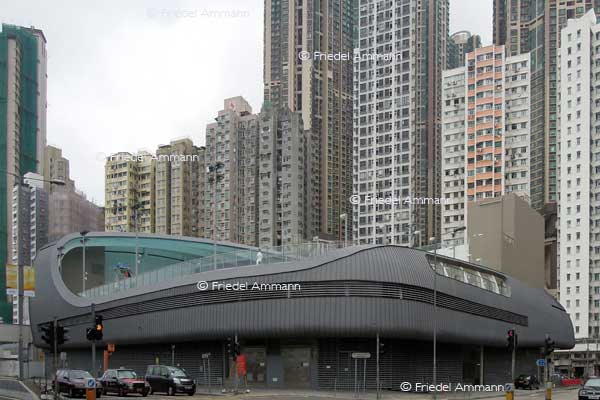 WORLD – Hong Kong – tennis court Hong Kong island