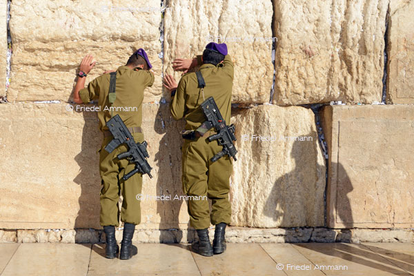 Israel: Soldaten an der Klagemauer in Jerusalem