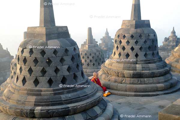 WORLD – Indonesien, Java – Borobudur Buddhist Temple