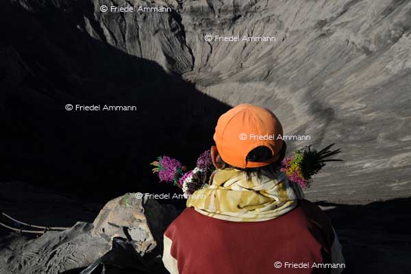 WORLD – Indonesien, Java – Mt. Bromo volcano crater