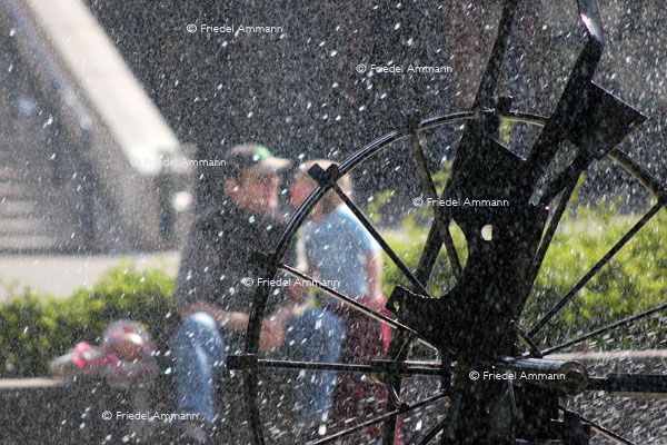 BASEL – Impressionen 2 - Tinguely Brunnen, Stadttheater