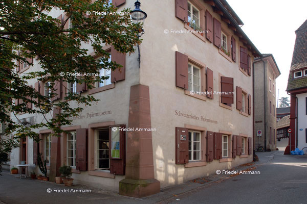 BASEL - Historische Gebäude - Papiermühle im Albantal