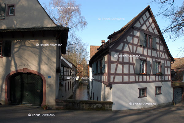 BASEL - Historische Gebäude - St Albantal