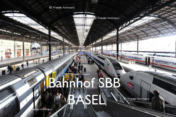 BASEL - Bahnhof SBB – Schweizer Doppelstockzug, TGV, ICE