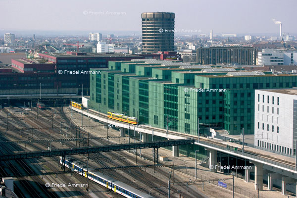 BASEL – Mobilität - Bahnhof SBB, BLT, Basellandschaftliche Verkehrs Betriebe, Jakob Burckhardt Gebäude