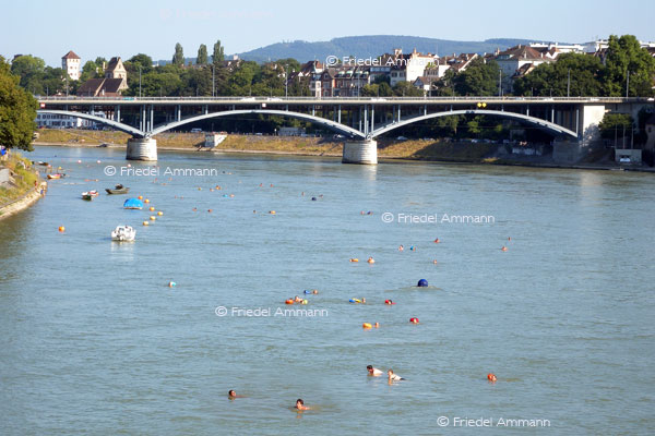 BASEL – Mobilität – Rheinschwimmen