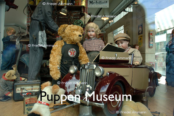 BASEL - Museen – Puppen Museum