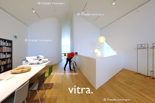  BASEL - vitra. - Weil am Rhein - vitraHaus, Architekten Herzog & De Meuron 
