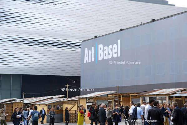 ART Unlimited 44 Basel 2013 - Tadashi Kawamata: Favela Café, 2013 Architecture by Christophe Scheidegger 