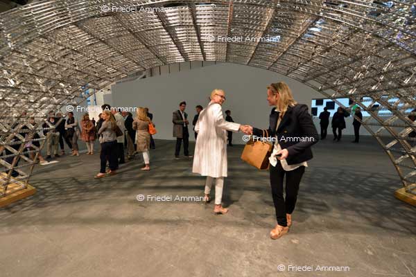 ART Unlimited 43 Basel 2012 - Chris Burden, Curved Bridge, 2003 - Galerie Krinzinger, Wien