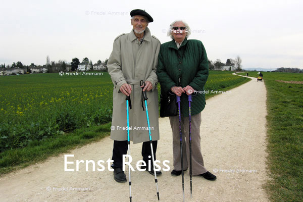 BASEL - Prominente - Ernst Reiss † mit seiner Ehefrau Ursula. 1956 war er Erstbegeher Lotse, dem vierthöchsten Berg der Welt, 8516 M.ü.M.
