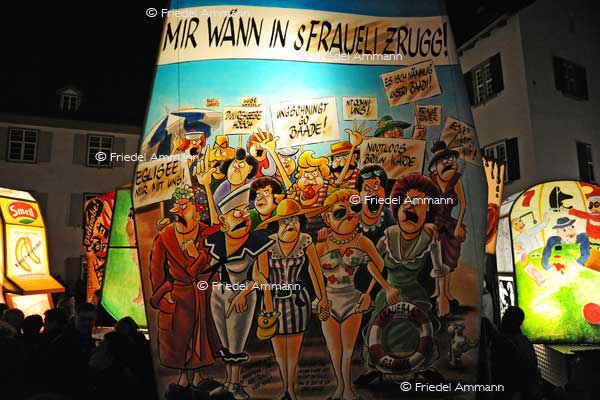 BASEL - Fasnacht 2011 - Laternenausstellung auf dem Münsterplatz