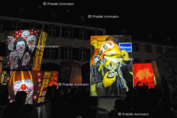 BASEL - Fasnacht 2011 - Laternenausstellung auf dem Münsterplatz