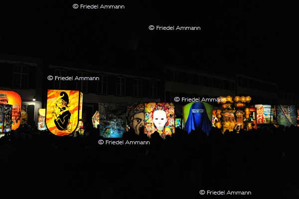 BASEL - Fasnacht 2011 - Laternenausstellung auf dem Münsterplatz