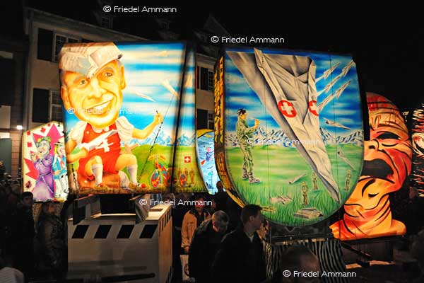 BASEL - Fasnacht 2011 - Laternenausstellung auf dem Münsterplatz