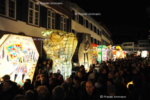 BASEL - Fasnacht 2011 - Laternenausstellung auf dem Münsterplatz