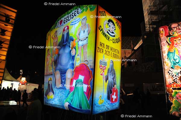 BASEL - Fasnacht 2011 - Laternenausstellung auf dem Münsterplatz
