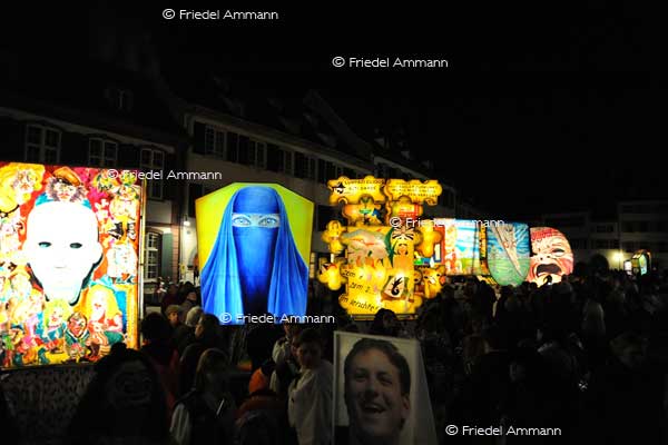 BASEL - Fasnacht 2011 - Laternenausstellung auf dem Münsterplatz