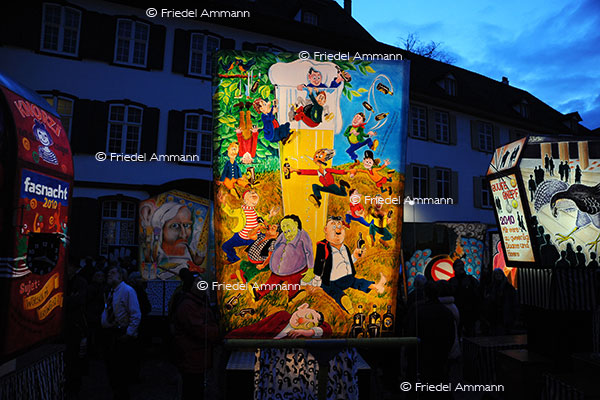 BASEL - Fasnacht 2010 - Laternenausstellung auf dem Münsterplatz