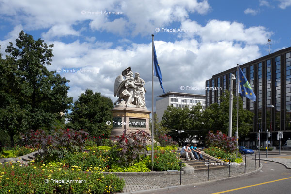 BASEL - Öffentliche Kunst - Strassburger Denkmal