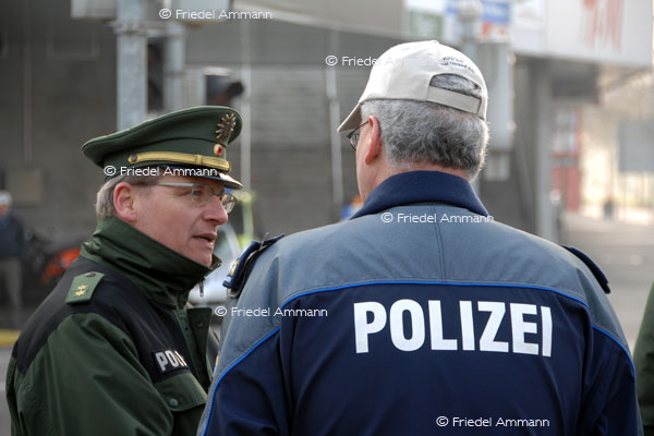 BASEL - Service-Public – Basler Polizei, deutscher Kollege