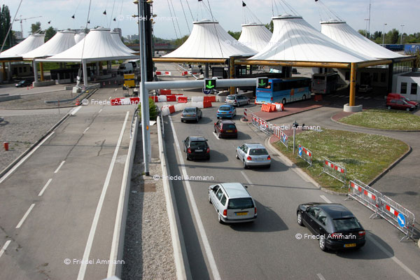 BASEL - Grenzübergang Autobahn Basel - Frankreich
