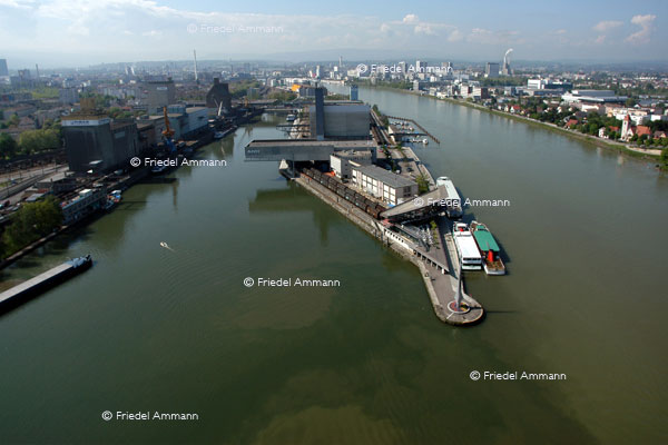 BASEL - Dreiländereck, Rheinhafen
