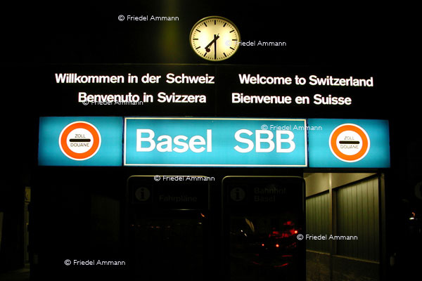 BASEL - Schweizer Bahnhof, Grenzübergang nach Frankreich