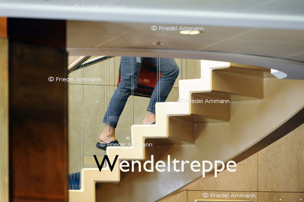BAUTEN / MOBILITÄT – BUILDINGS - Konstruktionen / Constructions – Wendeltreppe