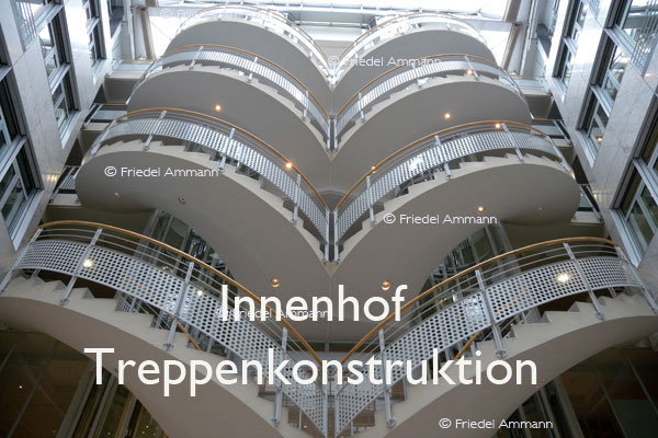 BAUTEN / MOBILITÄT – BUILDINGS - Konstruktionen / Constructions – Innenhof Treppenkonstruktion