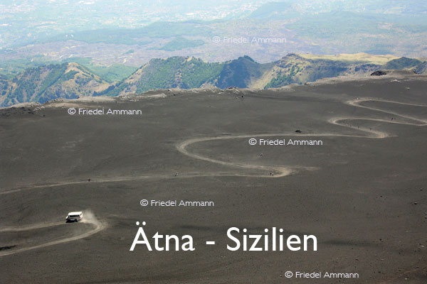 BAUTEN / MOBILITÄT – BUILDINGS / MOBILITY - Strassen, Tunnels - Roads, Tunnel – Ätna, Sizilien / Sicilia, Italia